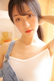 王菲发短信斥责李亚鹏